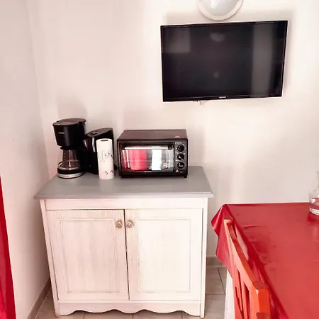 בית נופש Maison Charmante A Avec Piscine Et Jardin סאלבה