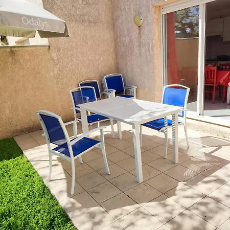 Hébergement de vacances Maison Charmante à Avec Piscine Et Jardin